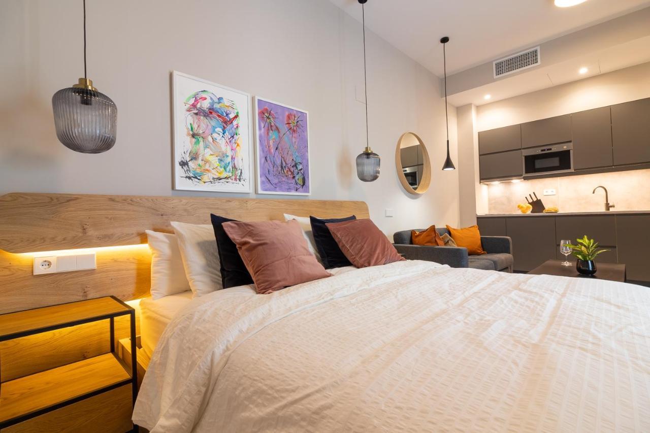 Grund Suites Gallery By Freshapartments Málaga Exteriör bild