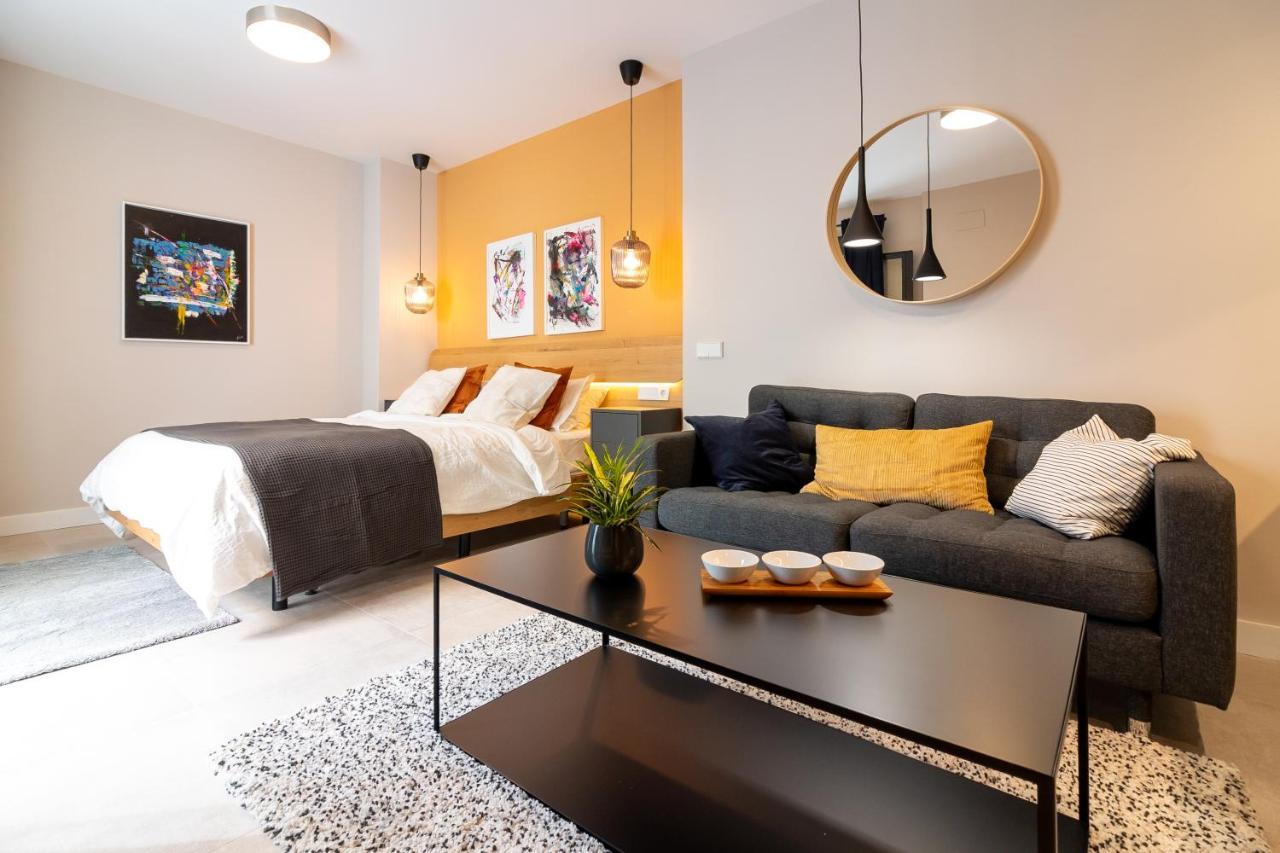 Grund Suites Gallery By Freshapartments Málaga Exteriör bild