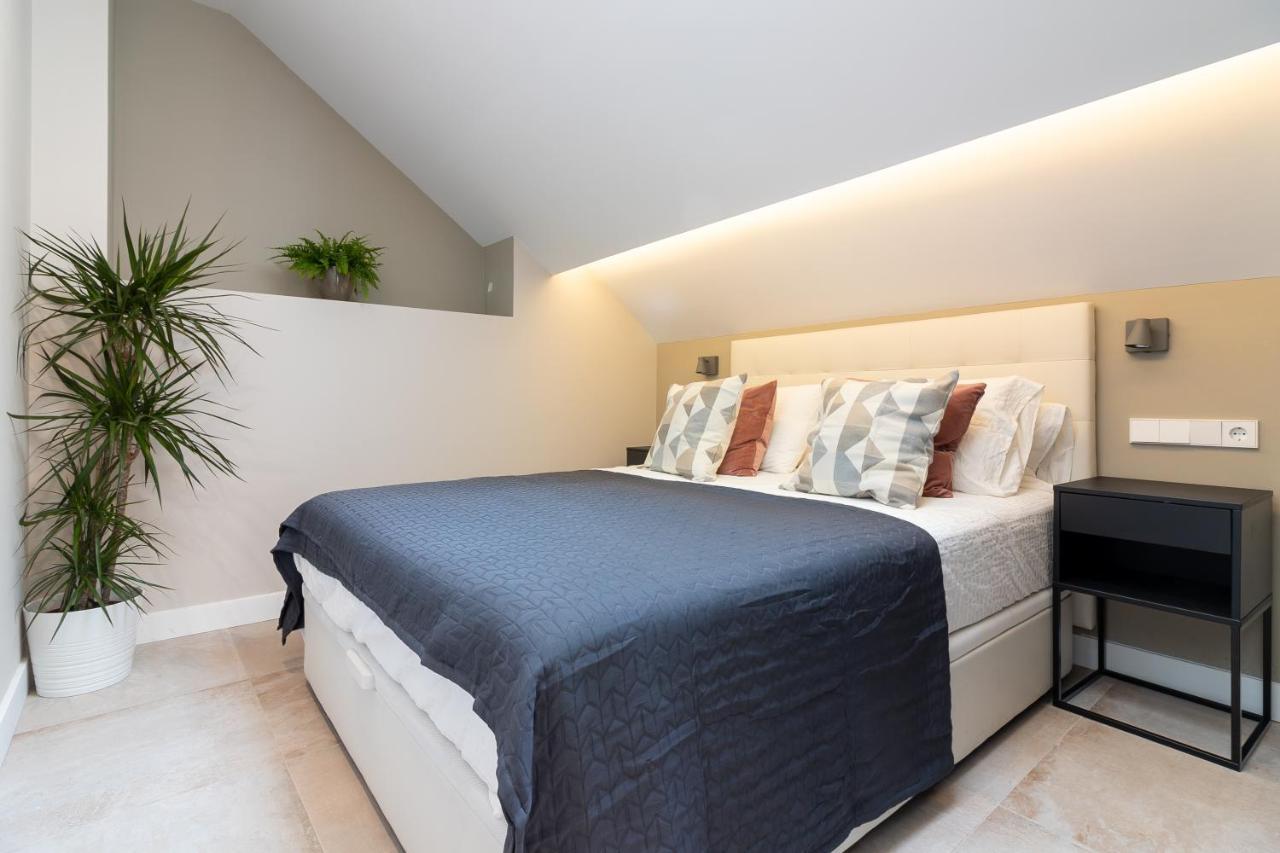 Grund Suites Gallery By Freshapartments Málaga Exteriör bild
